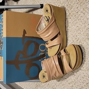 Brand New! OTBT wedge Size 6.5